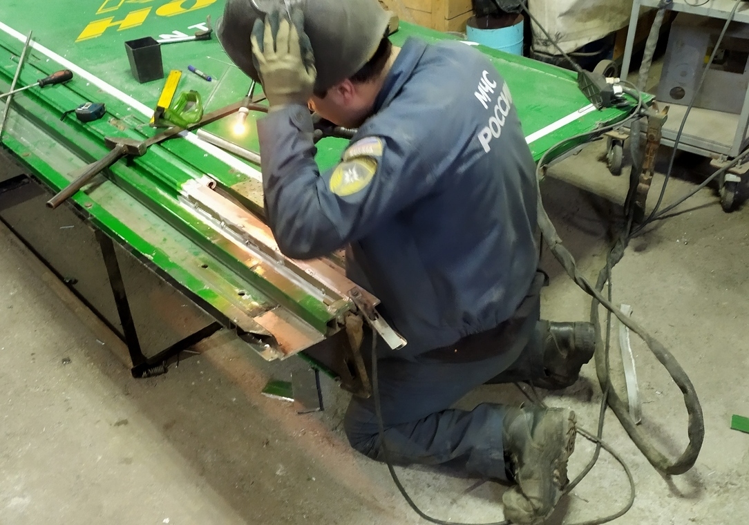 Ремонт ворот полуприцепа в Омске