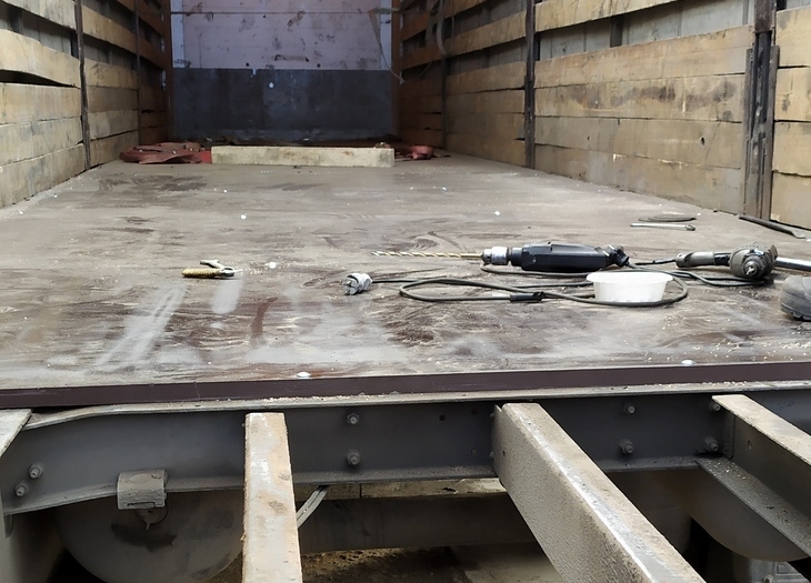 Ремонт и замена фанеры на полуприцепе