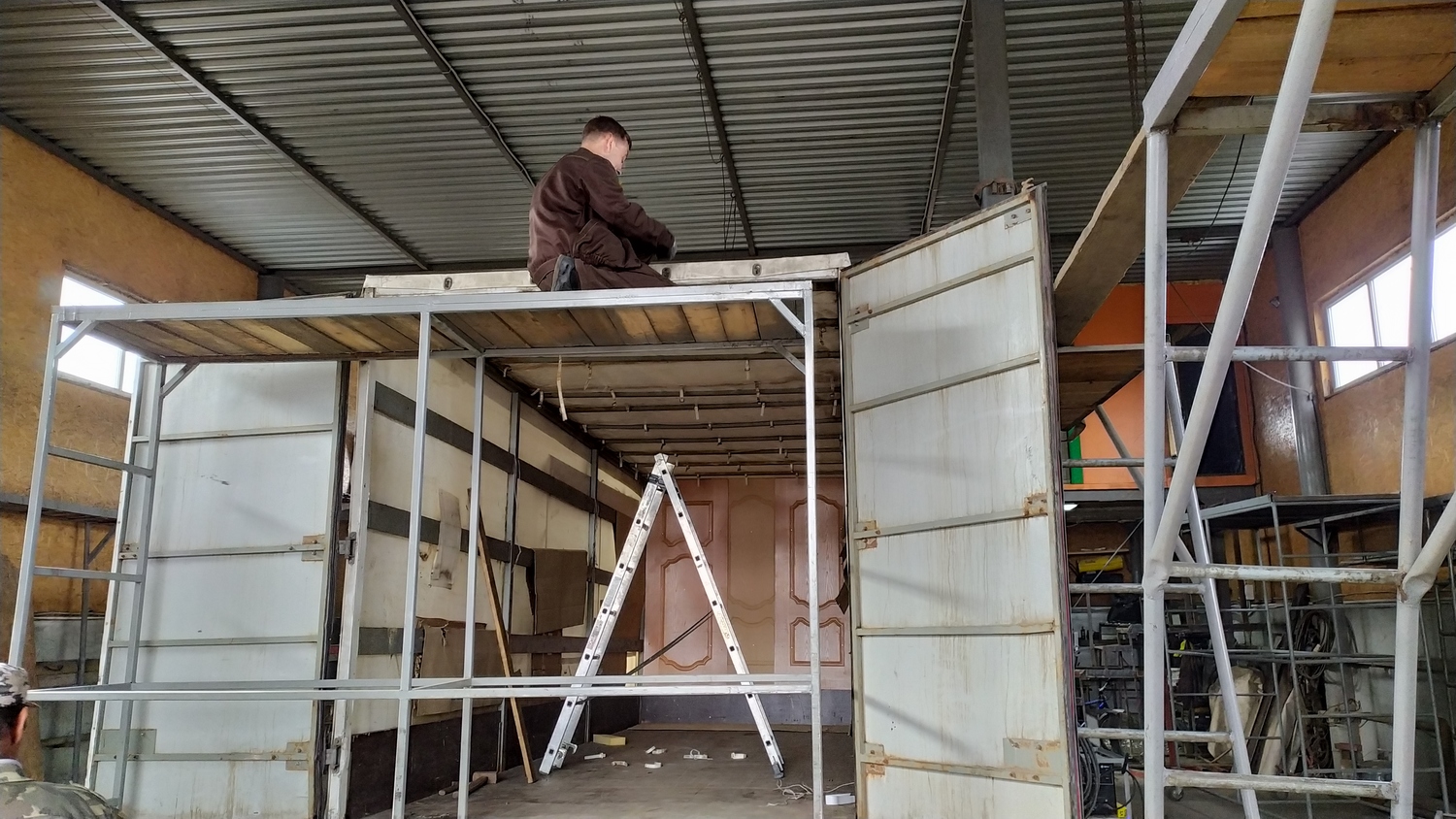 РЕмонт сдвижного механизма и каркаса после дтп